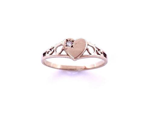 9ct Yellow Gold CZ Heart Signet Ring