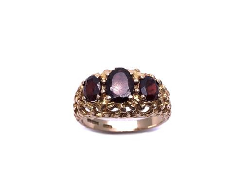 9ct Yellow Gold Garnet 3 Stone Ring