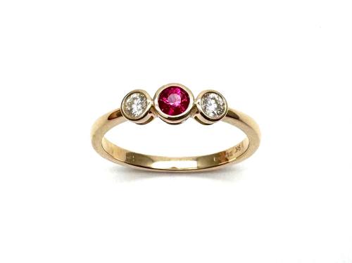 9ct Yellow Gold Ruby & Diamond 3 Stone Ring