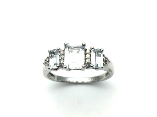 9ct Aquamarine & Diamond Ring