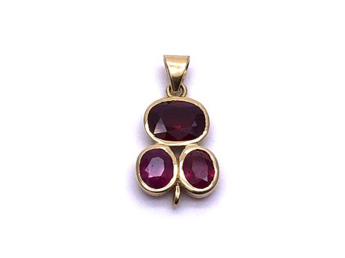 18ct Ruby 3 Stone Pendant