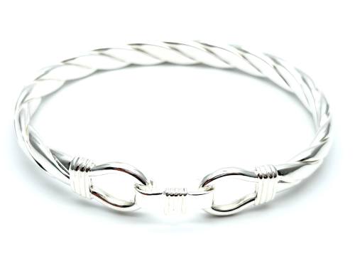 Silver Oval Loop Catch Twisted Bangle