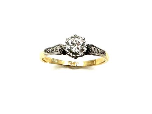 9ct Yellow Gold Diamond Solitaire Ring