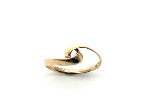 9ct Yellow Gold Swirled design Ring