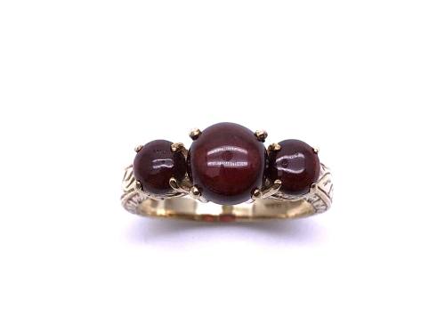 9ct Yellow Gold Garnet 3 Stone Ring