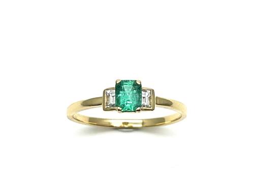 18ct Yellow Gold Emerald & Diamond 3  Stone Ring