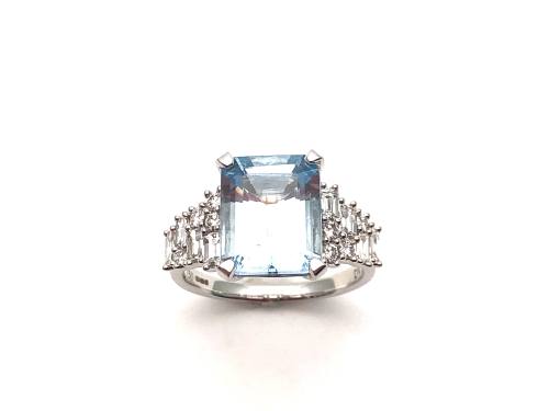 18ct White Gold Aquamarine & Diamond Cluster Ring