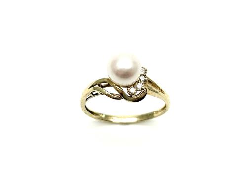 9ct Yellow Gold Pearl & Diamond Ring