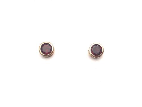 9ct Garnet Stud Earrings