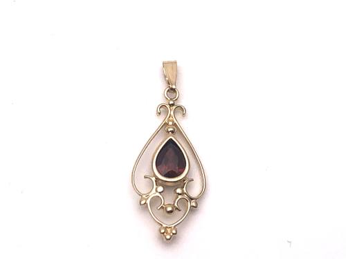 9ct Yellow Gold Garnet Pendant