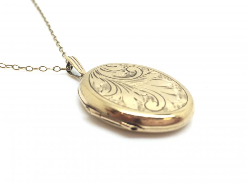 Secondhand 9ct Yellow Gold Locket And Chain at Segal's Jewellers