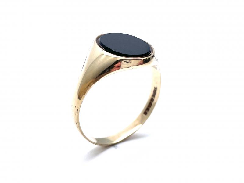 Secondhand 9ct Yellow Gold Onyx Ring at Segal's Jewellers