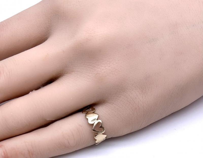 Loving heart hot sale band ring